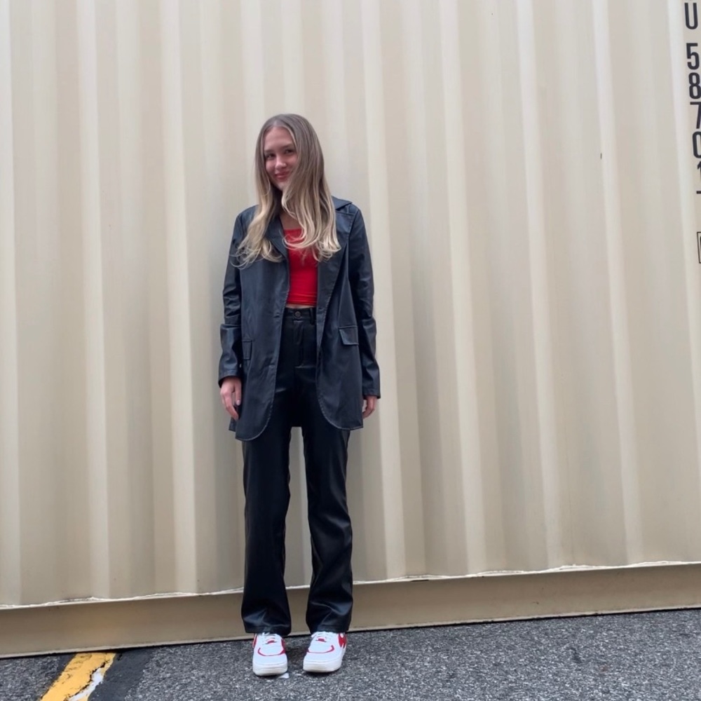 Meet your Posher, Jessica